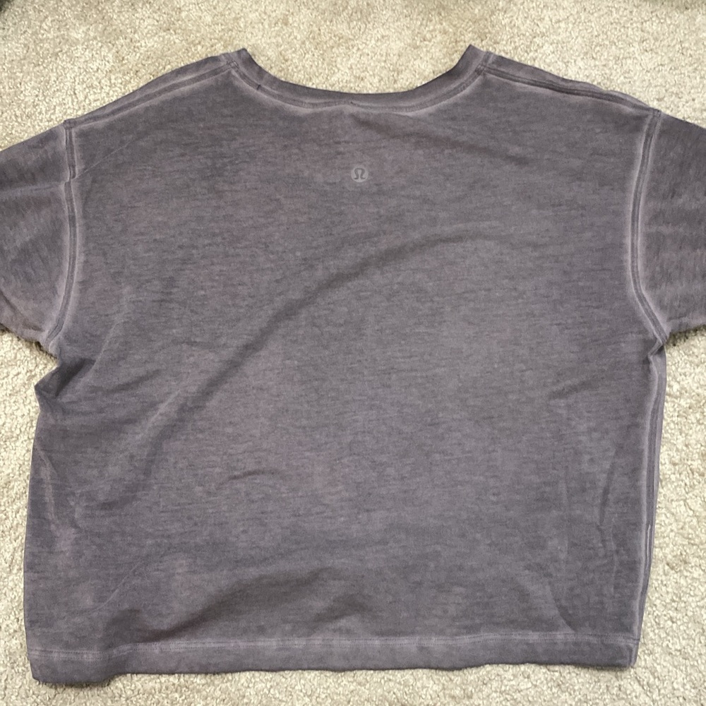 Lululemon crop top